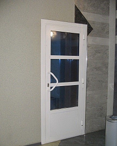 Противопожарные двери со стеклом от производителя в Звенигороде  купить